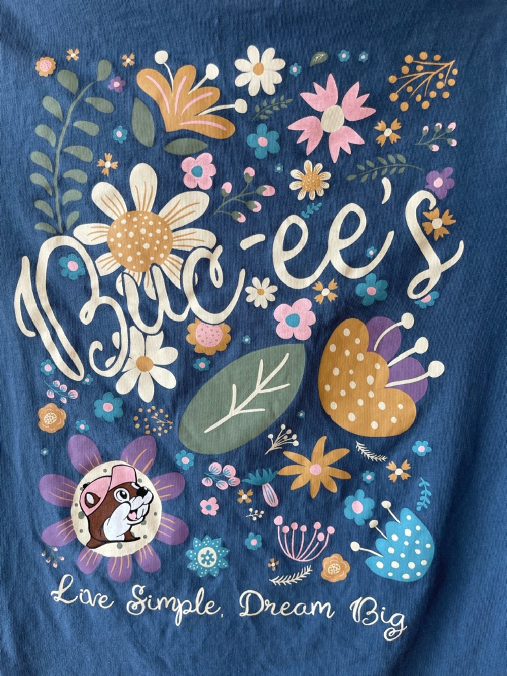 Bucee's size small T shirt EUC floral forest Live Simple Dream Big beaver small